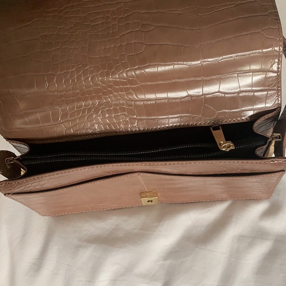 Brown Croc Embossed Shoulder Bag - Picture 3 of 3